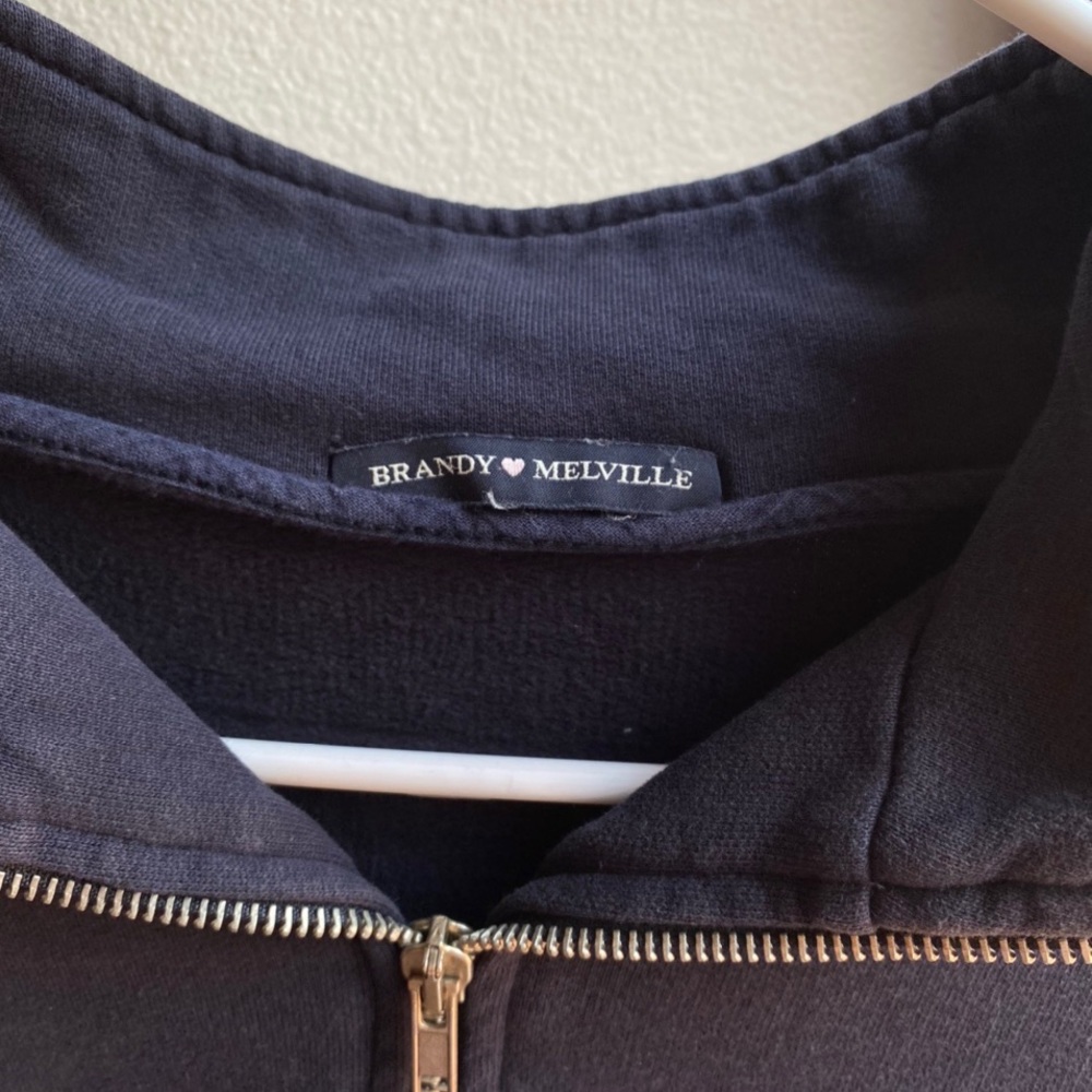 Brandy Melville Los Angeles Pullover - Picture 2 of 3